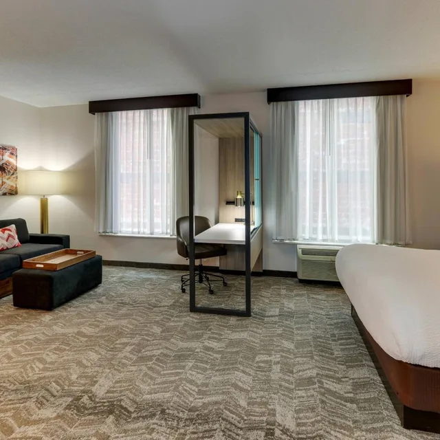 استوديو ديلوكس بسرير كينج، SpringHill Suites Birmingham Downtown at UAB 6/7