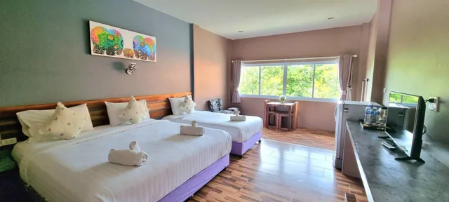 غرفة ثلاثية بسرير كينج وسرير فردي بإطلالة على الجبل، Greenery Resort Koh Tao 3/5