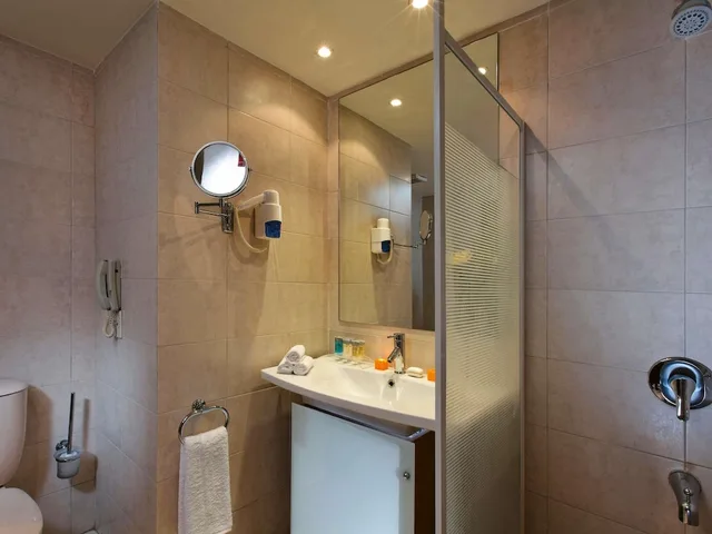جناح ملكي بسريرين كينج، Movenpick Resort El Sokhna 3/5