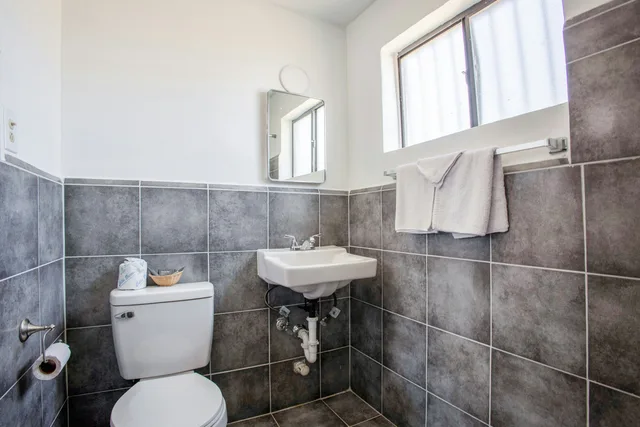 غرفة بسرير كينج لذوي الإعاقة، Sands Motel By OYO El Paso near Airport 6/7