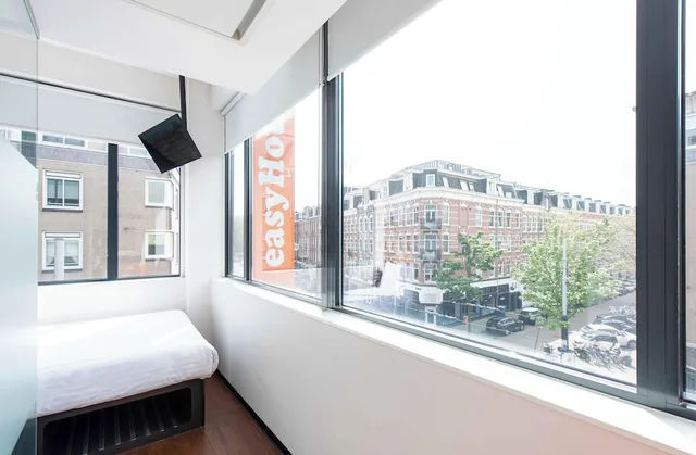 Small Double Room, easyHotel Amsterdam City Centre 11/12