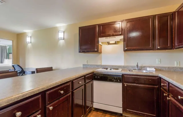 غرفة تنفيذية بسرير كينج بغرفة نوم واحدة، Extended Stay America - Atlanta - Alpharetta-Northpoint-West 4/6