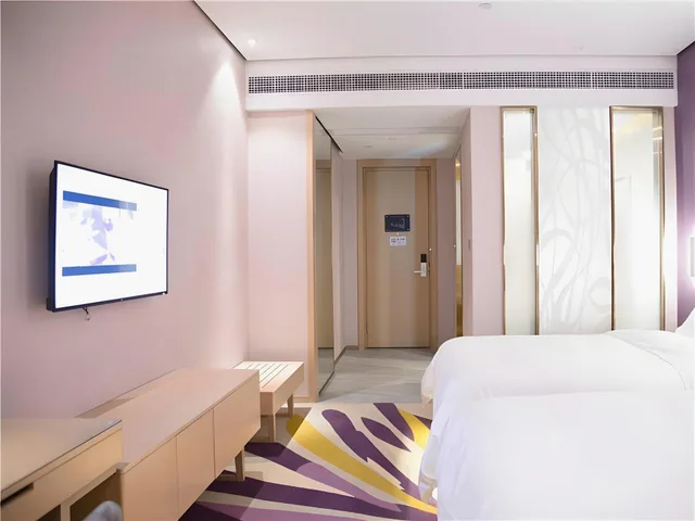 Deluxe, Twin Beds, Lavande Hotel (Shenzhen Longgang Henggang Metro Station) 2/2
