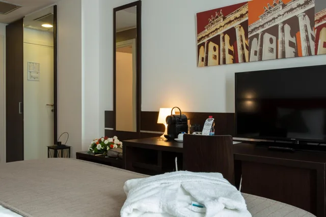 غرفة ديلوكس بسرير مزدوج أو سريرين منفصلين، Euro Hotel Residence 5/7
