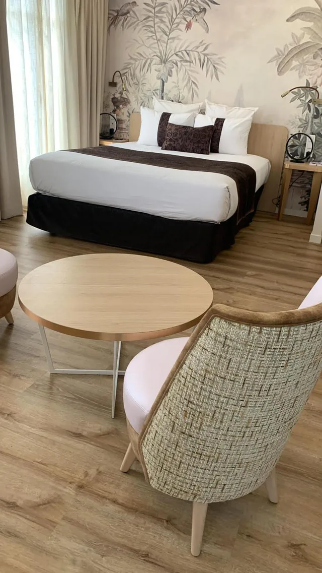 غرفة سيغنتشر بسرير كينج بشرفة، Grand Hotel Saint Michel 8/10