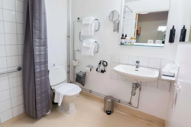 جناح جونيور بسرير كينج وسرير بطابقين، Hotell Frykenstrand Sure Hotel Collection By Best Western 5/7