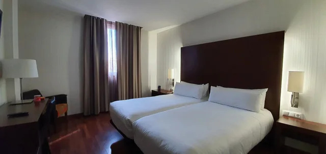 غرفة بسريرين منفصلين، Hotel Gran Ultonia 2/6