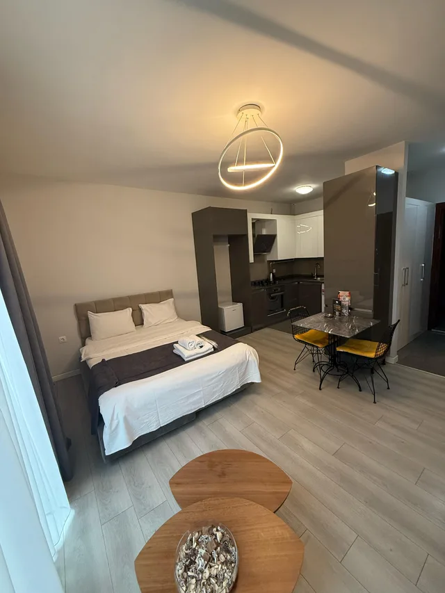 Suite, Green Hills Suites 5/8