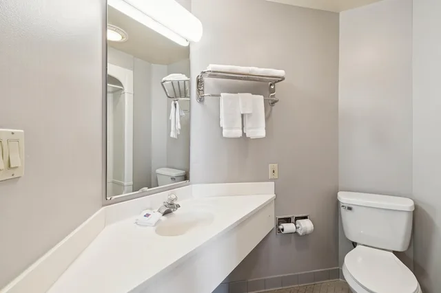 غرفة ديلوكس بسرير كوين، Motel6 Milan, OH - Sandusky 7/8
