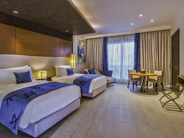غرفة مزدوجة ديلوكس، Movenpick Hotel du Lac Tunis 1/5