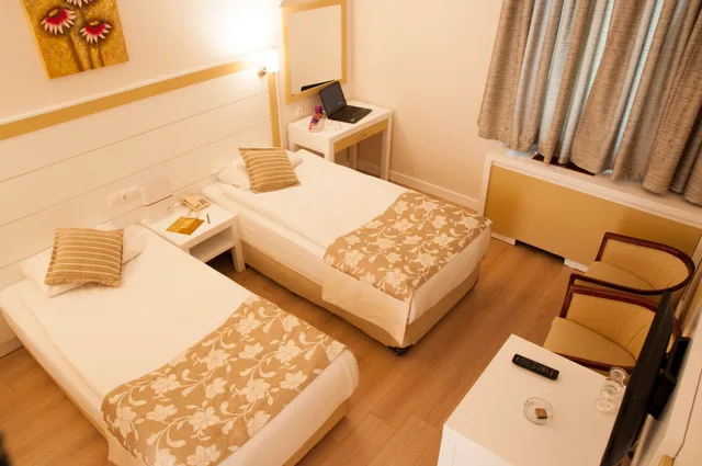 غرفة قياسية بسرير مزدوج، Dafne Hotel 3/7