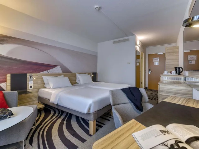 غرفة قياسية بسريرين منفصلين، Novotel Koeln City 3/6