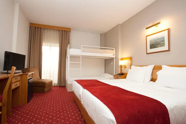 Family, Twin Beds, Bunk Bed, Hotel Rainha D Amelia Arts Leisure 1/6