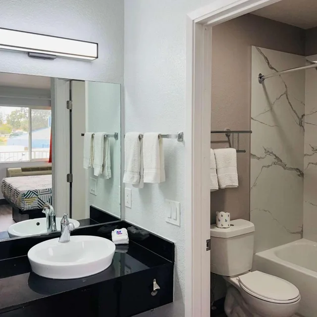 غرفة بسرير كوين، Motel6 La Mesa, CA - San Diego 6/8
