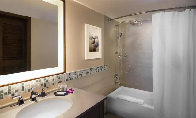 غرفة بسريرين مزدوجين بإطلالة على البحر، The Westin Fort Lauderdale Beach Resort 2/2