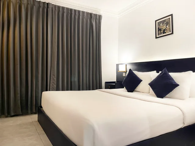 Standard, Double Bed, No Window, Pacific Hotel 1/10