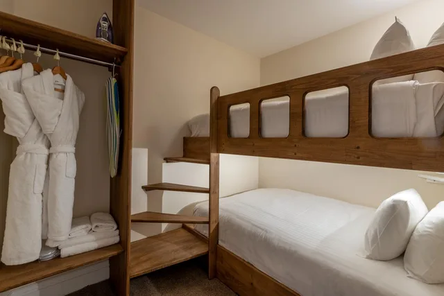 Exterior, Suite, Hot Tub, Lakes Hotel and Spa (ex The Burnside Hotel and Spa) 3/4