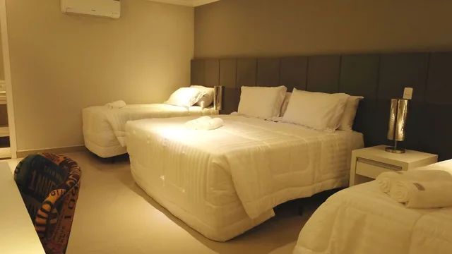 غرفة رباعية بسرير مزدوج وسريرين منفصلين، Pousada Apple House Paraty 5/8