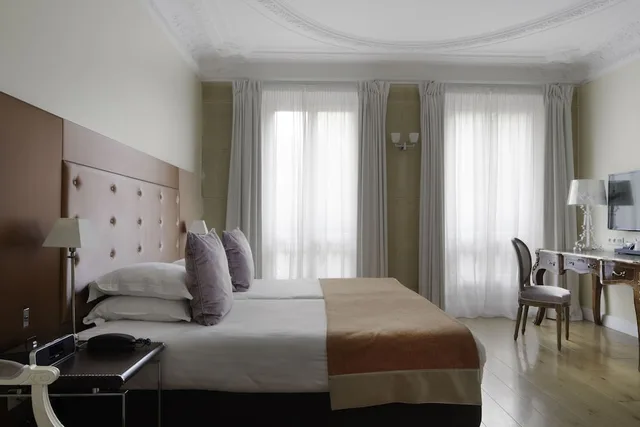 غرفة سوبيريور بسريرين منفصلين لذوي الإعاقة، Le 123 Elysees Astotel 6/9