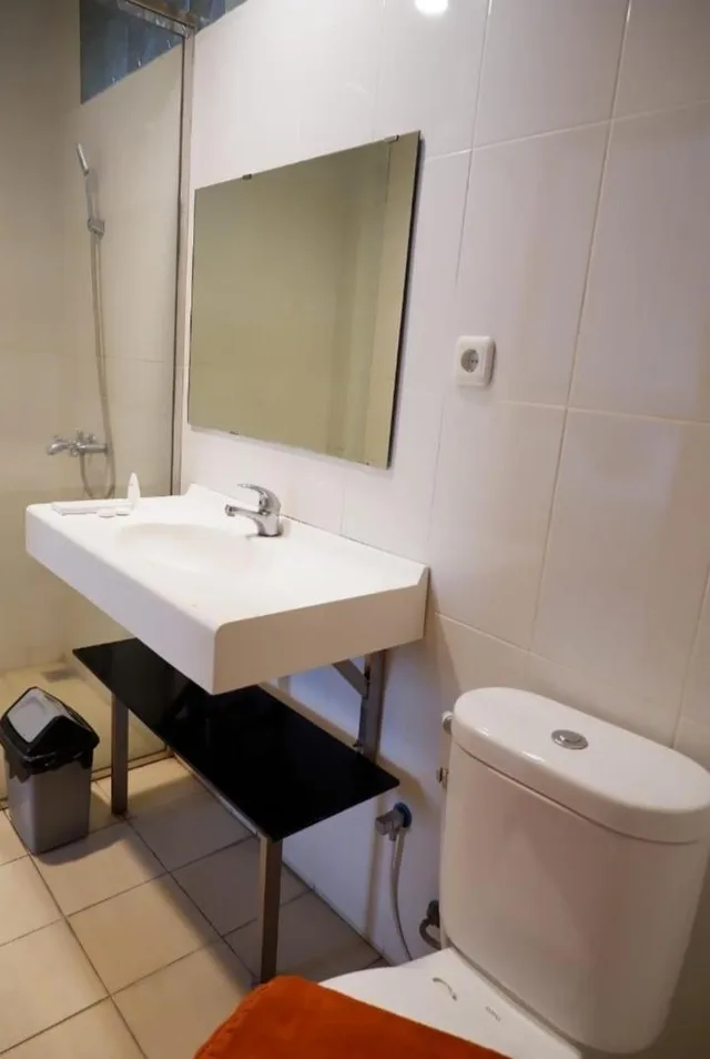 غرفة ديلوكس بسرير مزدوج أو سريرين منفصلين، Hotel Netral Jombang 10/10