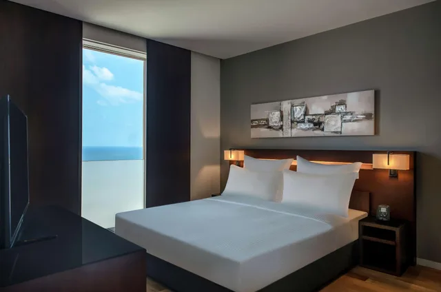 جناح ديلوكس بغرفة نوم واحدة، Hilton Beirut Downtown 2/4