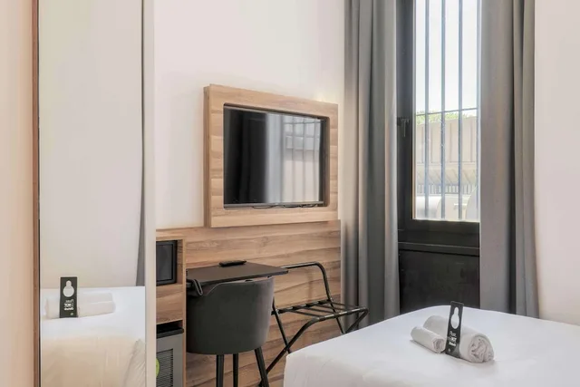 غرفة قياسية مفردة، B&B HOTEL Prato City Center 5/8