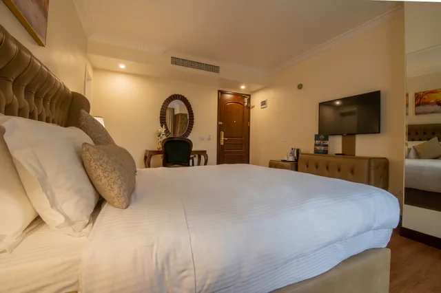 غرفة سوبيريور، The Grand Palace Hotel 12/15
