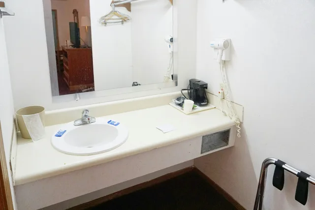 Room, King Bed, Hotel Altus N Main St 4/4