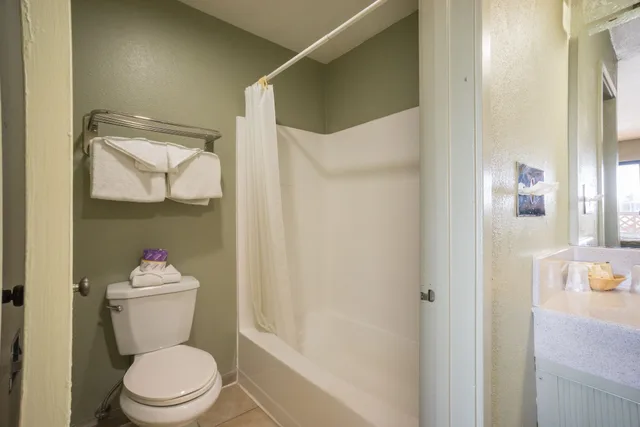 غرفة قياسية بسرير كينج بإطلالة، Ocean Gate Inn 7/10