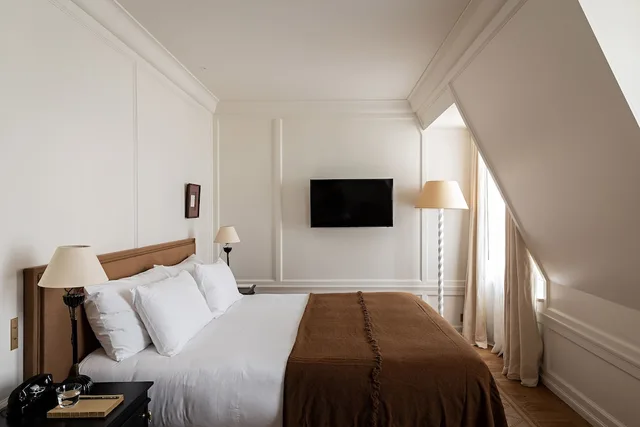 Boudoir, Queen Bed, Hotel Balzac Champs Elysees 2/3