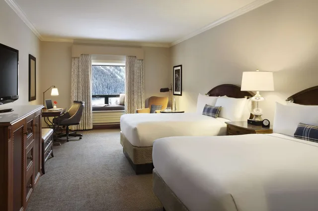 Mount Temple, Deluxe, 2 Queen Beds، Fairmont Chateau Lake Louise 2/10