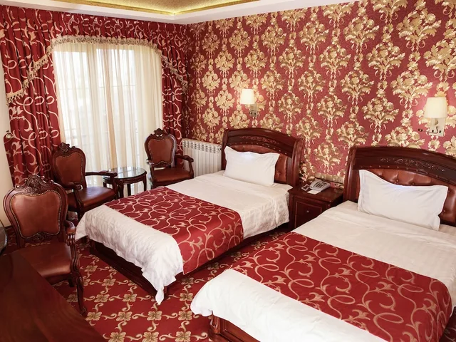 غرفة قياسية بسريرين منفصلين، Cron Palace kosher Tbilisi Hotel 2/3
