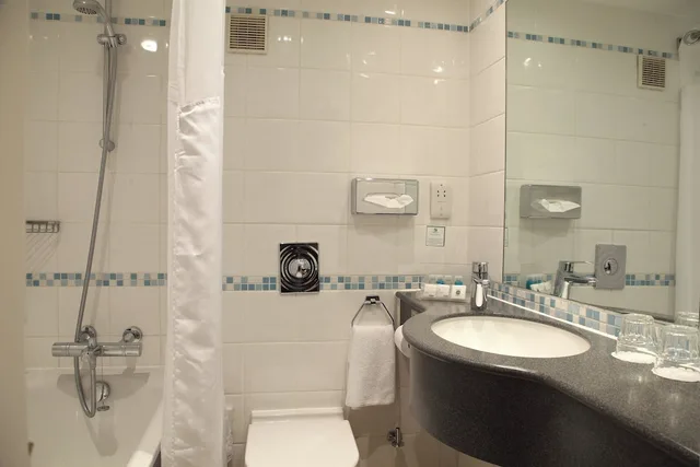 غرفة قياسية بسريرين منفصلين، Holiday Inn London - Regent's Park by IHG 4/5