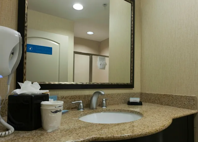غرفة بسرير كينج، Hampton Inn North Brunswick / New Brunswick 3/3
