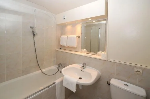 غرفة بسريرين منفصلين، Hotel the Originals Tours Sud Ambacia Ex Inter Hotel Tours Sud Ambacia 4/5