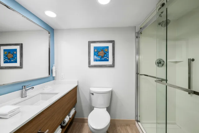 جناح بسرير كينج بإطلالة على المسبح، Hampton Inn Suites San Juan 5/6