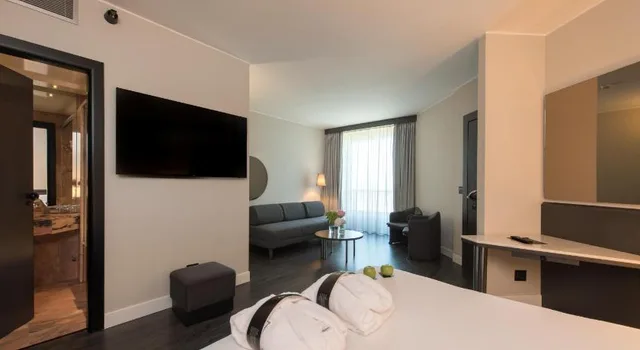 غرفة سوبيريور عائلية، The Nicolaus Hotel Bari 2/4