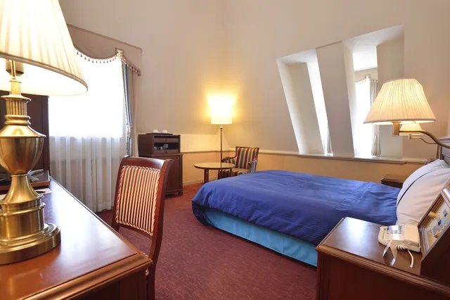 Loft, Semi Double Bed, Hotel Den Haag 3/4