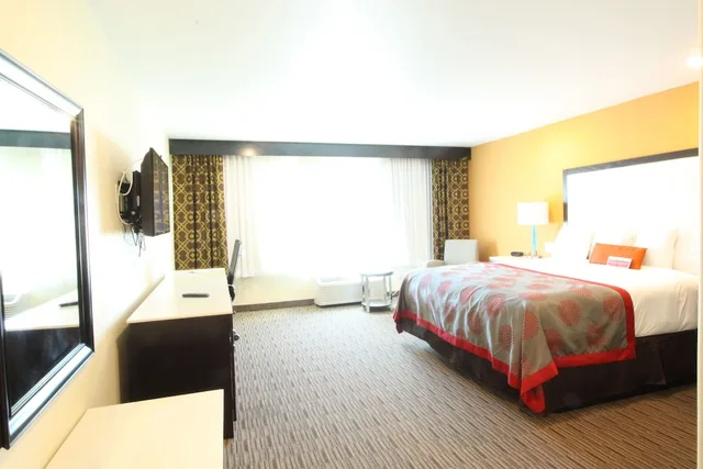 غرفة بزنس بسرير كينج، Ramada By Wyndham Culver City 4/4