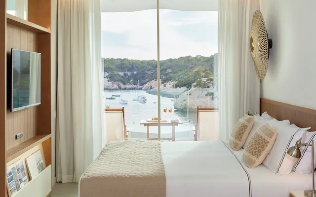 The Level, Junior Suite, Queen Bed, Panoramic View, Sofa، Melia Cala Galdana 1/5