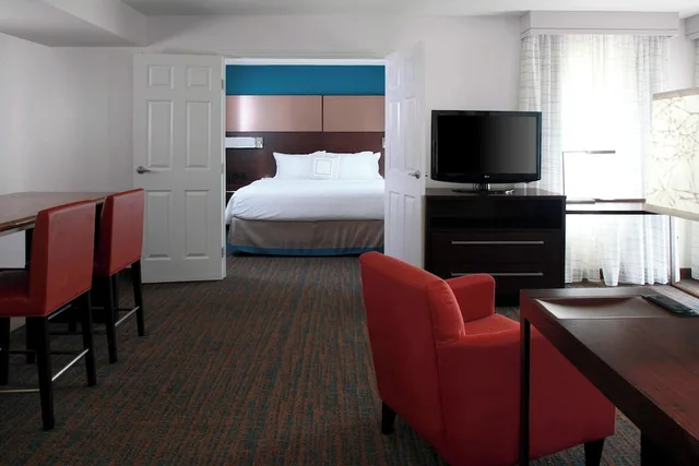 جناح بسريرين مزدوجين بغرفتي نوم لذوي الإعاقة، Residence Inn Cleveland Independence 1/2