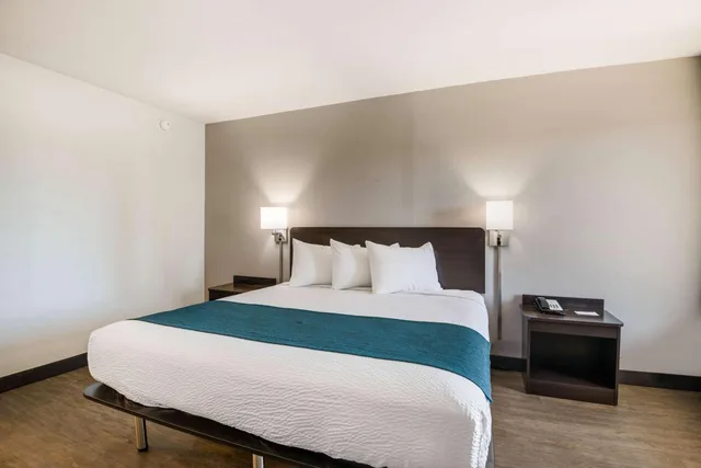 غرفة بسرير كينج لذوي الإعاقة، Motel6 Tucson, AZ- Downtown 4/7