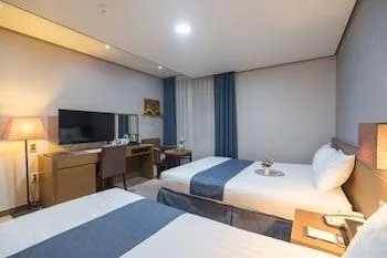 Family, Quadruple, Partial Ocean or City View، Benikea Hotel Jeju 1/1