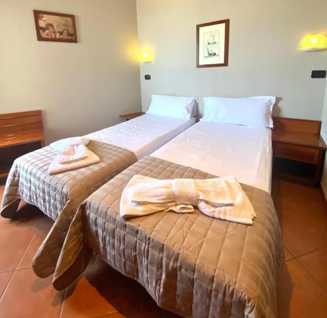 Room, Double Bed, Lateral Side Sea View, Balcony، AUDI 3/7
