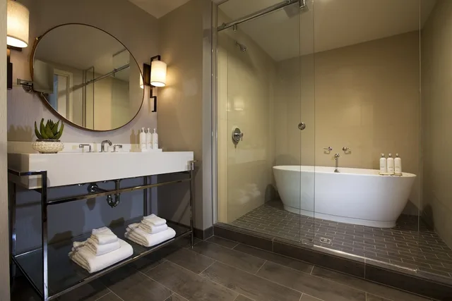 جناح بسرير كينج، Hotel Palomar Phoenix A Kimpton Hotel 2/2