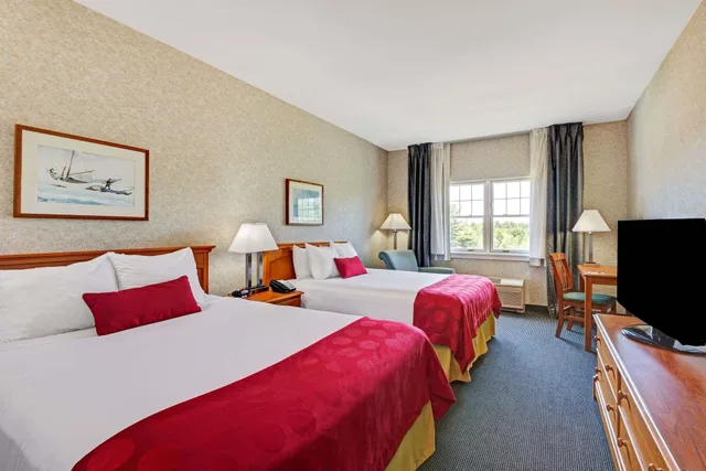 Room, 2 Queen Beds, Ramada by Wyndham Saco/Old Orchard Beach Area 1/3