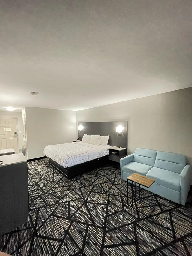 غرفة بسرير مزدوج لذوي الإعاقة، La Quinta Inn & Suites by Wyndham San Antonio N Stone Oak 3/5