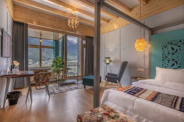 Luxury, King Bed, Mountain View, Balcony, Echor Himalayan Heights Luxe Manali 3/8