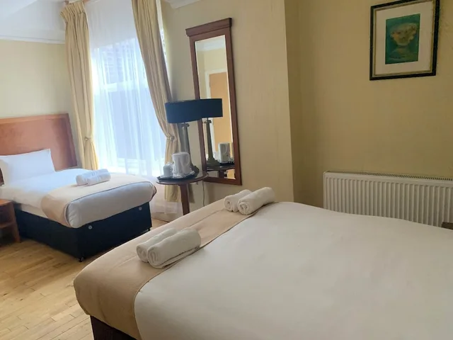 غرفة سوبيريور بسرير مزدوج وسرير فردي، Beech Mount Hotel 3/3