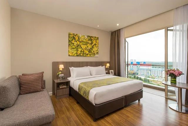 Premier, Studio, Queen Bed, Somerset Medini Iskandar Puteri 1/1